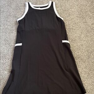 LOFT black and white tennis dress with unpadded shelf bra- Small, exc.cond.!